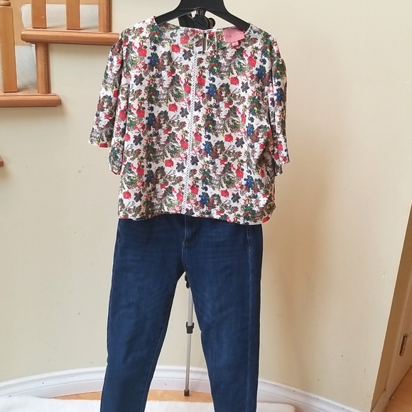 2/$12 Spring Floral 3/4 Sleeve Crop Top Size S - Picture 1 of 9